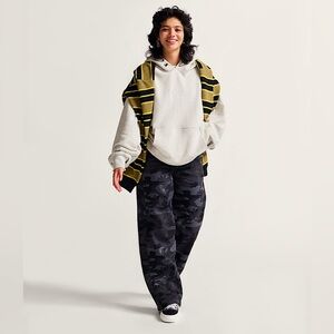 Vans Sirelle Baggy Camo Pants Camouflage NWT Size 28 skate